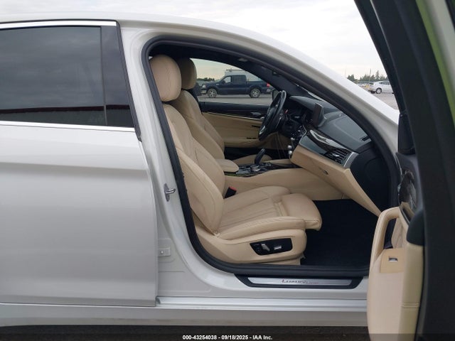 WBAJE5C56KWW28040 BMW 2019