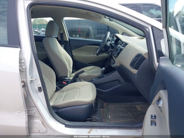 KIA 2017 2017 KNADM4A39H6043781 Image 5