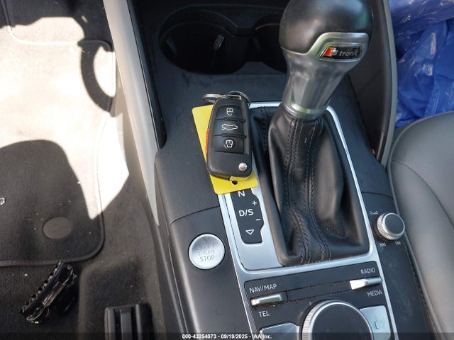 2018 AUDI A3 WAUB8GFF3J1026283 Photo 10