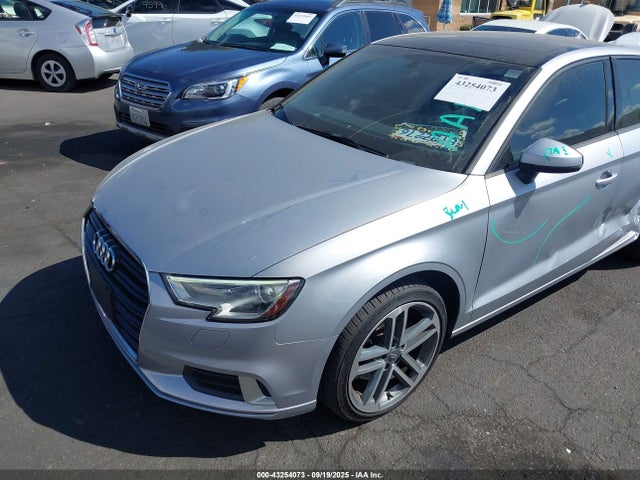 2018 AUDI A3 WAUB8GFF3J1026283 Photo 1
