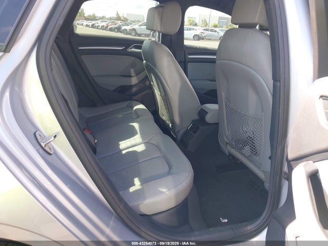 2018 AUDI A3 WAUB8GFF3J1026283 Photo 7