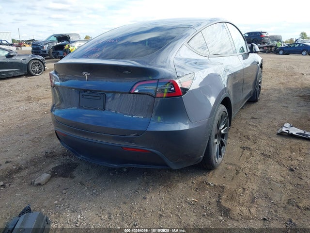 Продаж на аукціоні авто 2022 Tesla Model Y Long Range Dual Motor All-wheel Drive, vin: 7SAYGAEE8NF316654, номер лоту: 43254096