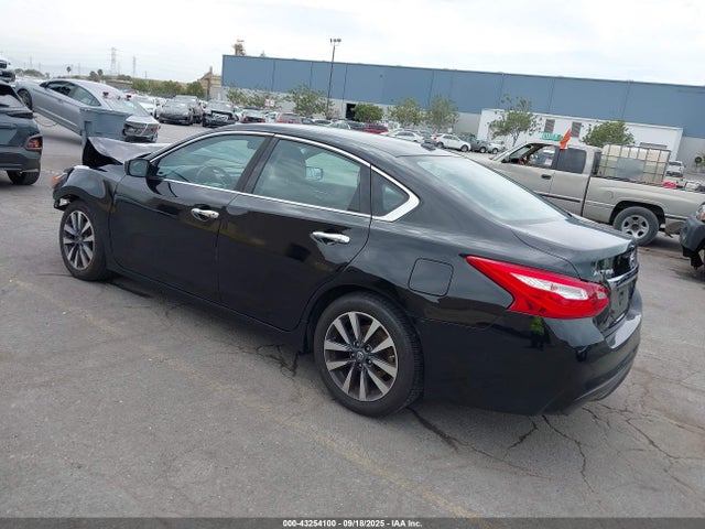 1N4AL3AP9HC238258 Nissan 2017