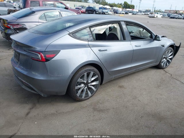 Tesla 2025 2025 5YJ3E1EA9SF903211 Image 4