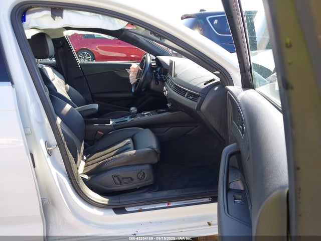 2017 AUDI A4 WAULNAF47HN043437 Photo 4