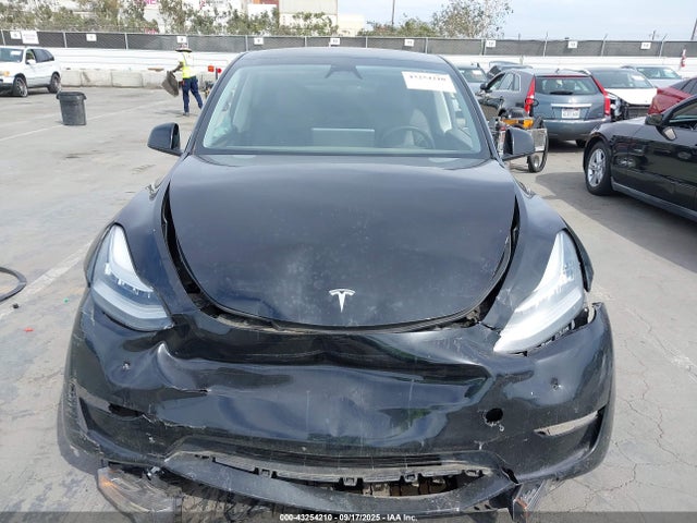 7SAYGDEE3PA139318 Tesla 2023