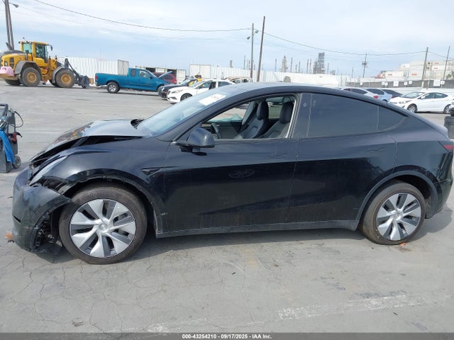 7SAYGDEE3PA139318 Tesla 2023