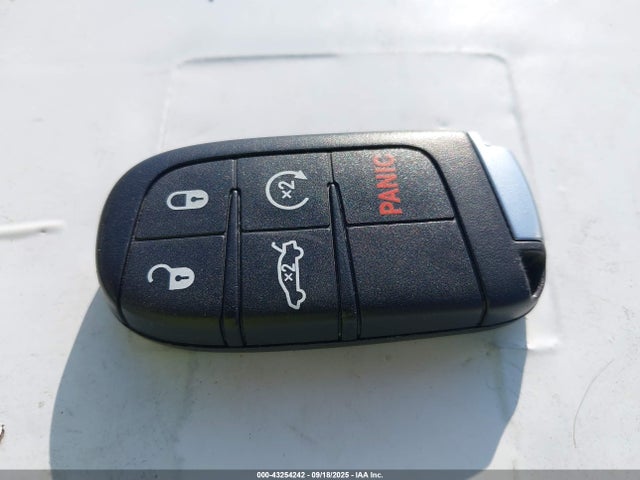 2C3CCAPGXFH781017 Chrysler 2015
