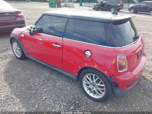 2008 MINI COOPER S WMWMF73508TV36079 Photo 2