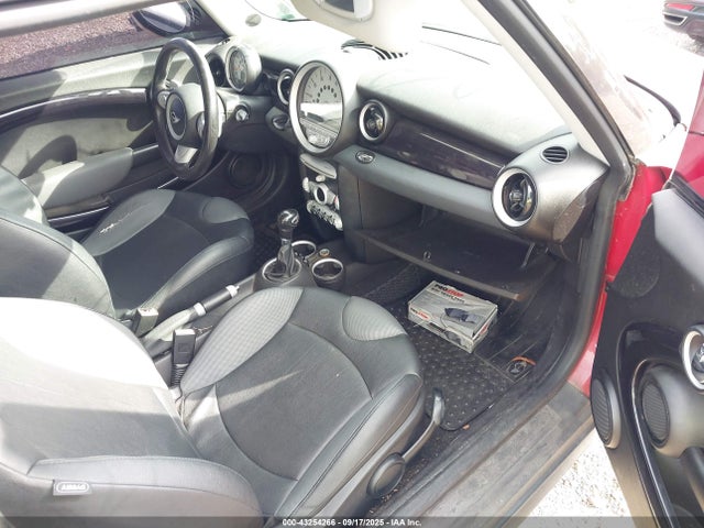 2008 MINI COOPER S WMWMF73508TV36079 Photo 4