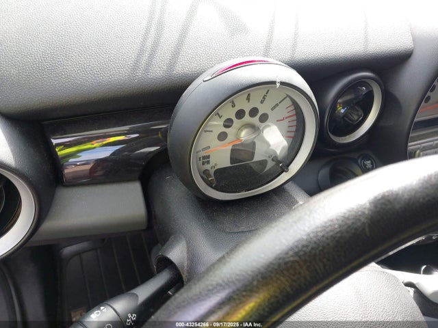 2008 MINI COOPER S WMWMF73508TV36079 Photo 6