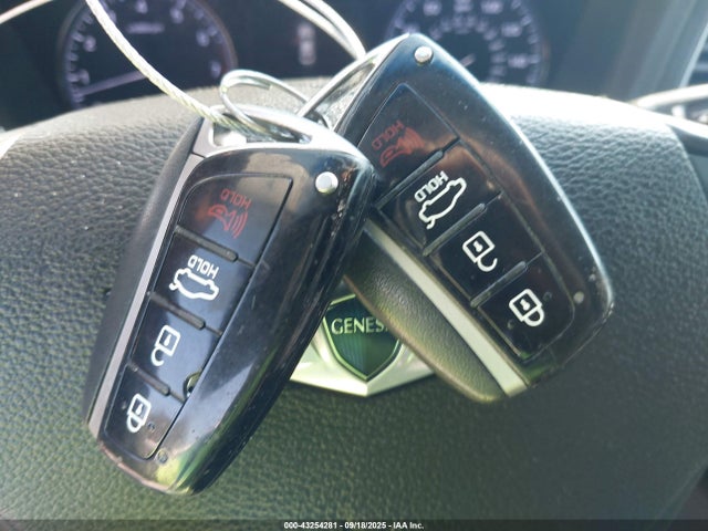 2016 Hyundai Genesis 3.8 მანქანა იყიდება აუქციონზე, vin: KMHGN4JE7GU112620, აუქციონის ნომერი: 43254281
