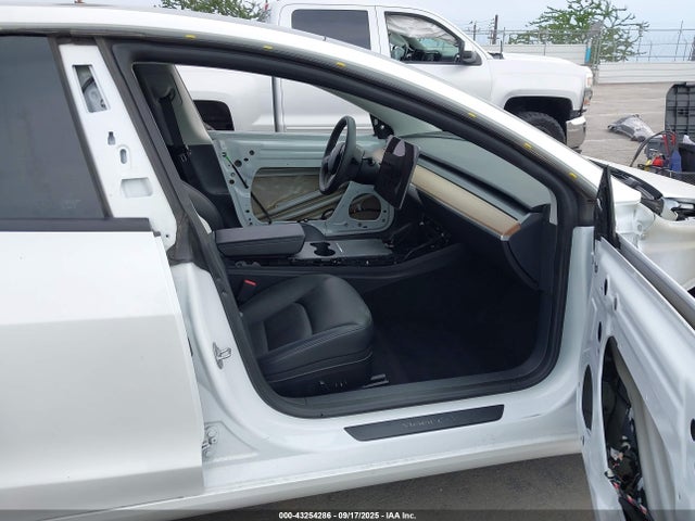 Tesla MODEL 3 2023 5YJ3E1EA5PF662870 Image 5