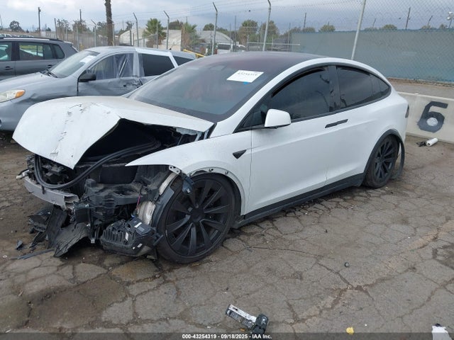 Tesla 2022 2022 7SAXCBE61NF344883 Image 2