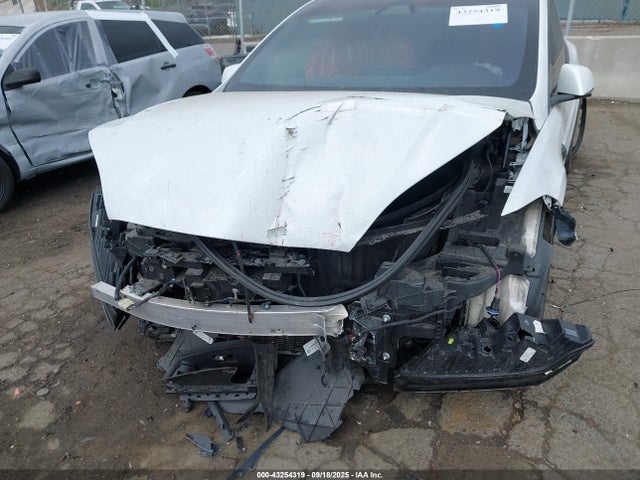 Tesla 2022 2022 7SAXCBE61NF344883 Image 6