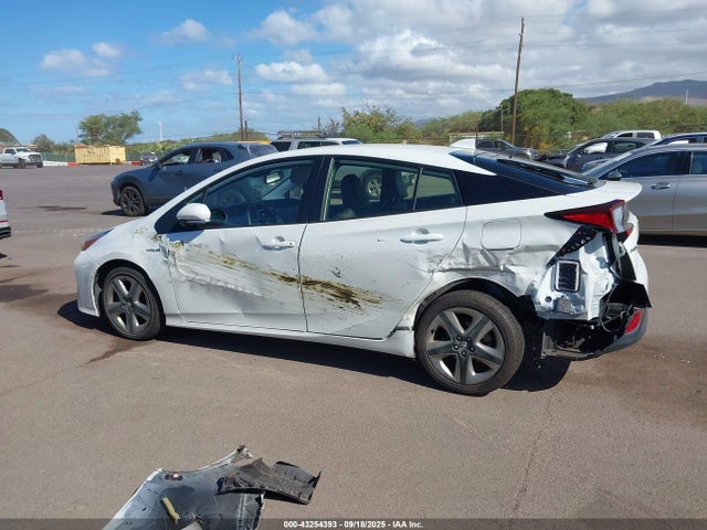 JTDKAMFU4N3186882 Toyota PRIUS XLE