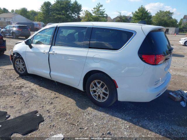 2024 CHRYSLER VOYAGER 2C4RC1CGXRR157647 Photo 2