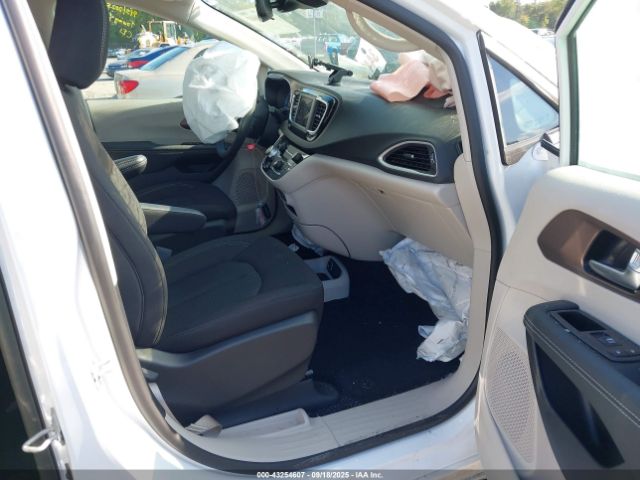 2024 CHRYSLER VOYAGER 2C4RC1CGXRR157647 Photo 4