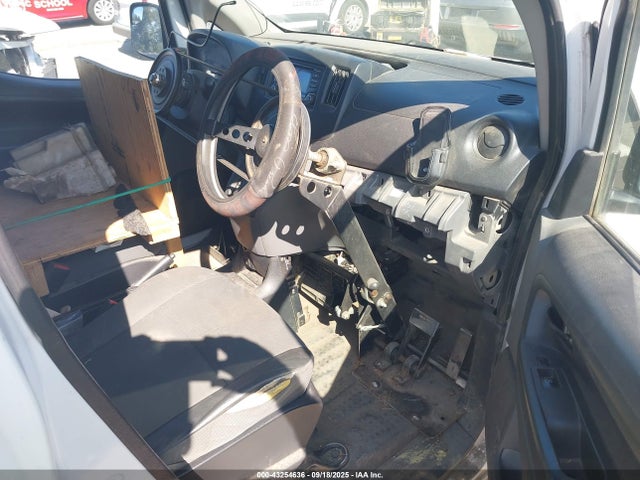 3N6CM0KN8JK700110 Nissan NV200
