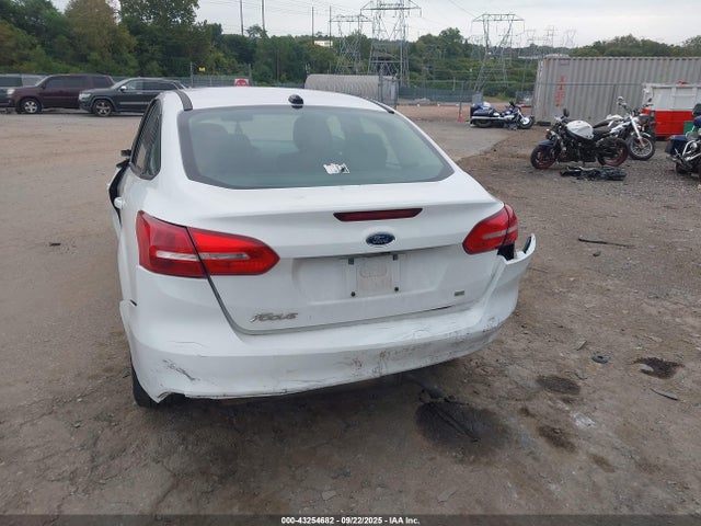 1FADP3F25GL216271 Ford 2016