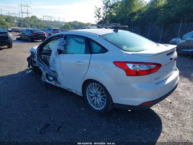 Ford 2014 2014 1FADP3J2XEL121192 Image 3