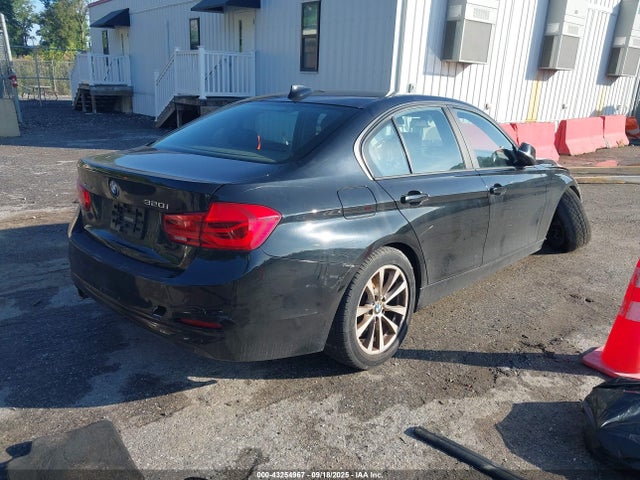 2016 BMW 320I WBA8E5G56GNU19158 Photo 3