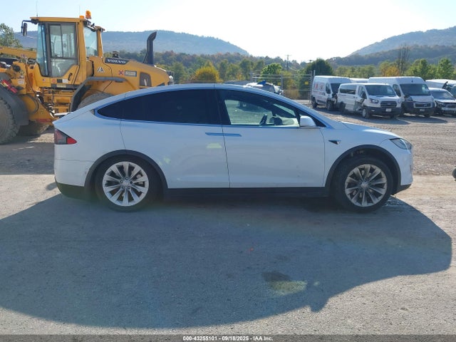5YJXCAE27GF020649 Tesla MODEL X