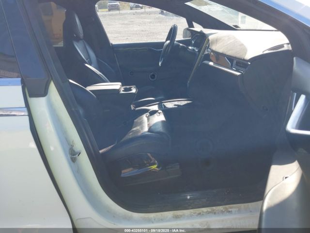 2016 TESLA MODEL X 5YJXCAE27GF020649 Photo 4