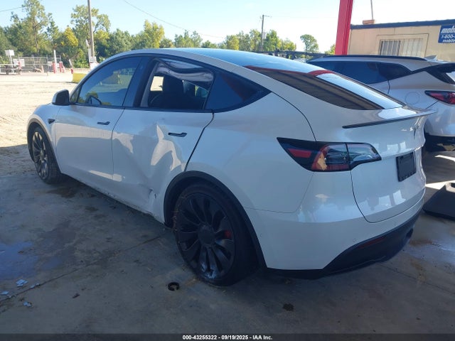 2022 TESLA MODEL Y 7SAYGDEF2NF336635 Photo 2