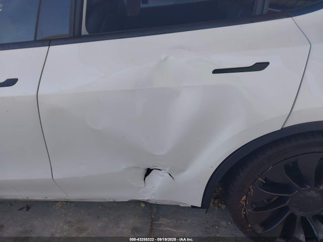2022 TESLA MODEL Y 7SAYGDEF2NF336635 Photo 5