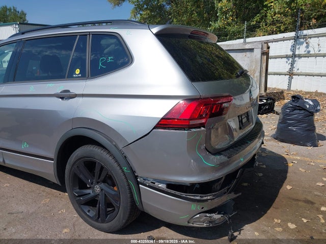 Aukcja sprzedaży 2024 Volkswagen Tiguan 2.0t Se R-line Black, vin: 3VV8B7AX3RM044278, numer aukcji: 43255361