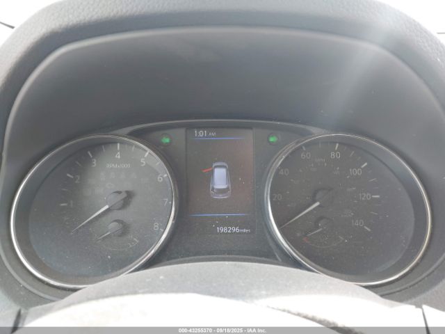 2018 NISSAN ROGUE KNMAT2MVXJP564339 Photo 6