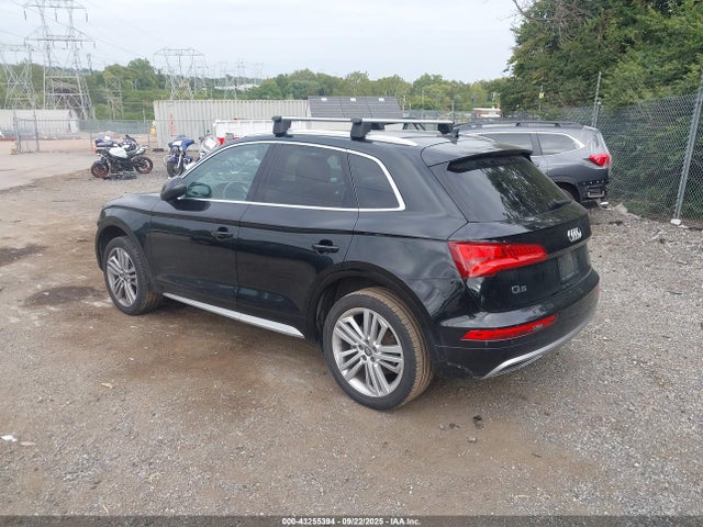 2019 AUDI Q5 WA1BNAFY1K2075756 Photo 2