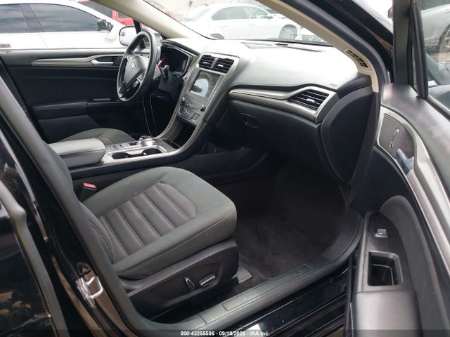 Ford 2017 2017 3FA6P0HDXHR299477 Image 5