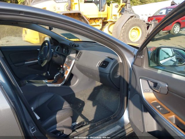 2016 VOLVO S60 INSCRIPTION LYV612TK9GB093825 Photo 4