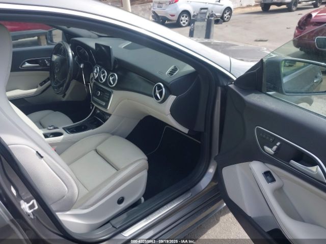 2017 MERCEDES-BENZ CLA 250 WDDSJ4EB3HN412926 Photo 4