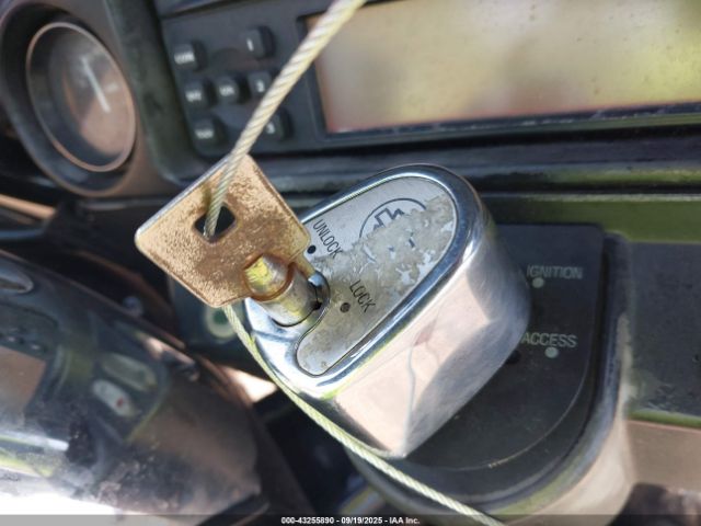 2011 HARLEY-DAVIDSON FLHTCU 1HD1FC412BB672641 Photo 10