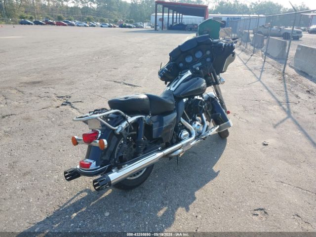 2011 HARLEY-DAVIDSON FLHTCU 1HD1FC412BB672641 Photo 3