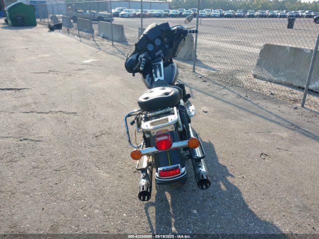 2011 HARLEY-DAVIDSON FLHTCU 1HD1FC412BB672641 Photo 5