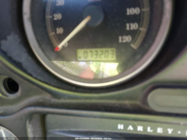 2011 HARLEY-DAVIDSON FLHTCU 1HD1FC412BB672641 Photo 6
