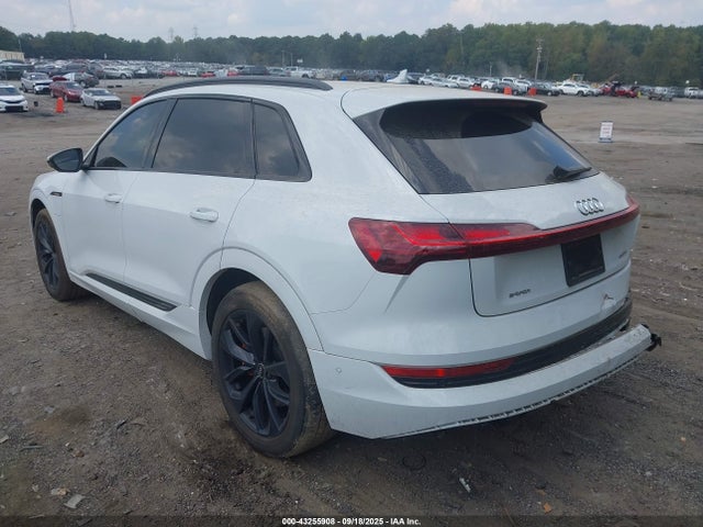 2021 AUDI E-TRON WA1LAAGEXMB037787 Photo 2