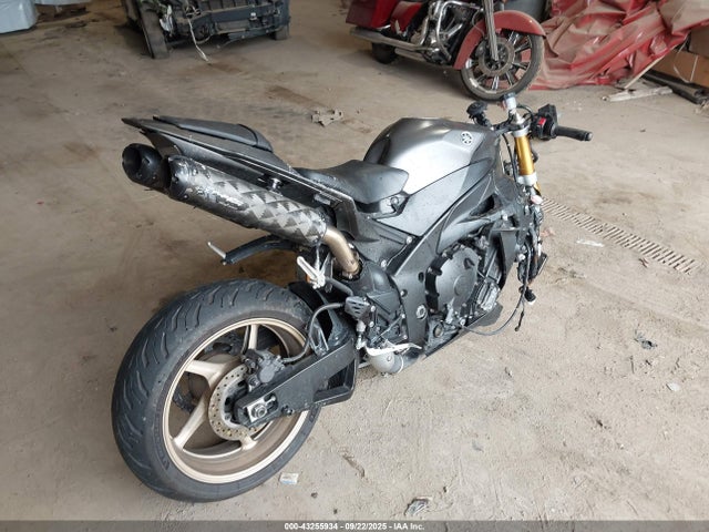 Yamaha Yzf-r1 2014 JYARN23E4EA017831 Image 4