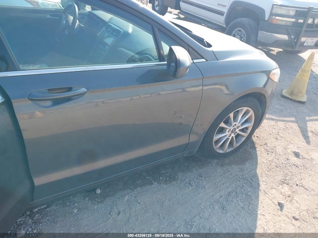 3FA6P0HD6HR140665 Ford 2017