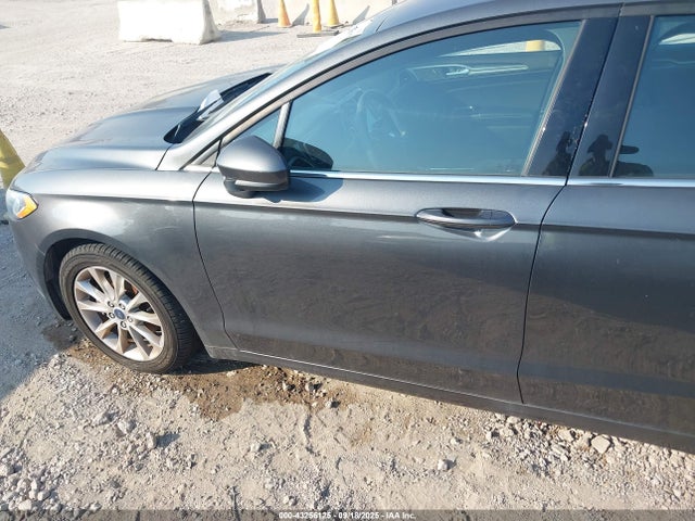 3FA6P0HD6HR140665 Ford 2017