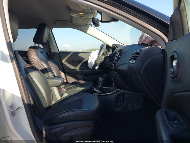 Jeep 2018 2018 3C4NJCBB9JT438488 Image 5