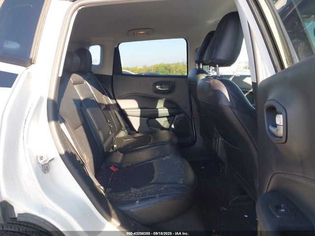 Jeep 2018 2018 3C4NJCBB9JT438488 Image 8