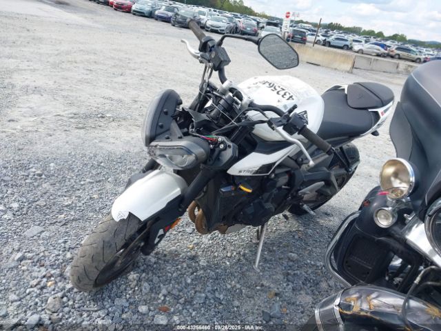 2024 TRIUMPH MOTORCYCLE STREET TRIPLE SMTA604S0RTBL7292 Photo 1