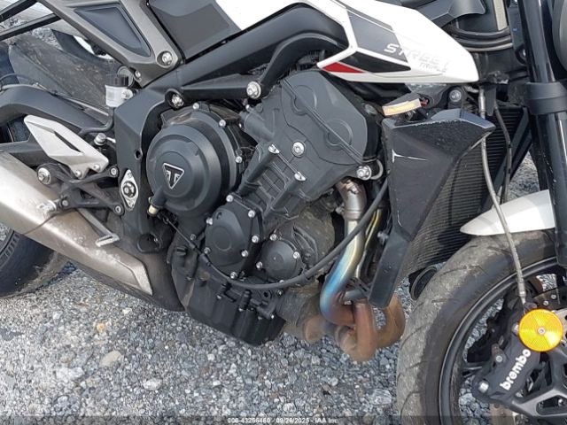 2024 TRIUMPH MOTORCYCLE STREET TRIPLE SMTA604S0RTBL7292 Photo 7