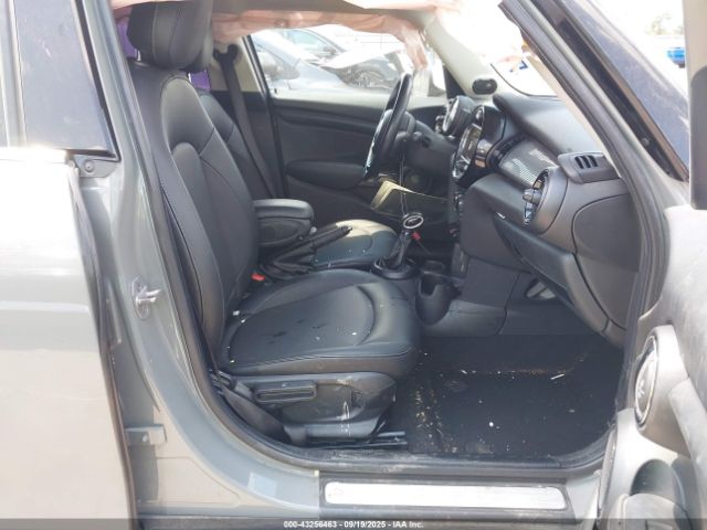 2018 MINI HARDTOP WMWXU1C57J2F80465 Photo 4