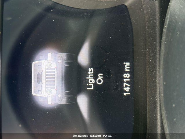 1C4HJXENXNW258849 Jeep Wrangler